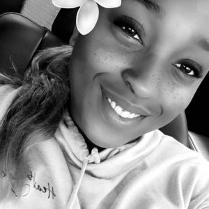 Meet your Posher, Toya